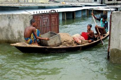 Inondazione a Dhaka, Bangladesh, marted 29 luglio 2004